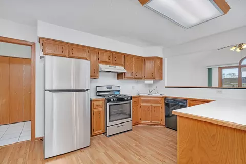 1046 Edgewater Dr, Morris, IL 60450 photo 2