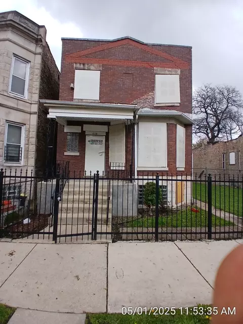 4038 W Arthington St, Chicago, IL 60624