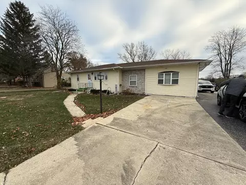 1325 E Division St, Lockport, IL 60441 photo 2