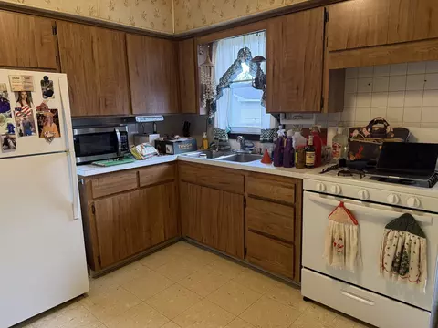 1325 E Division St, Lockport, IL 60441 photo 4