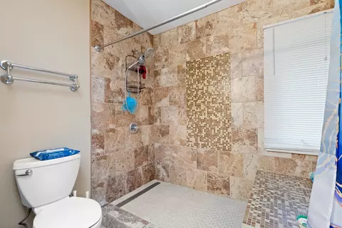Bath - 1010 Evergreen Cir, Olympia Fields, IL 60461 photo 1 of 4