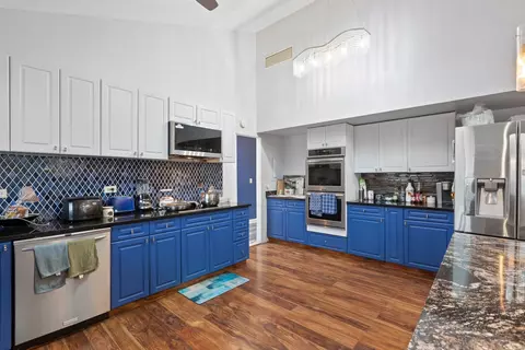 Kitchen - 1010 Evergreen Cir, Olympia Fields, IL 60461 photo 2 of 2