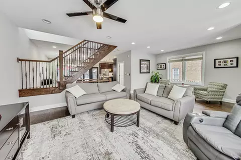 Living - Undisclosed, Chicago, IL 60656 photo 1 of 5