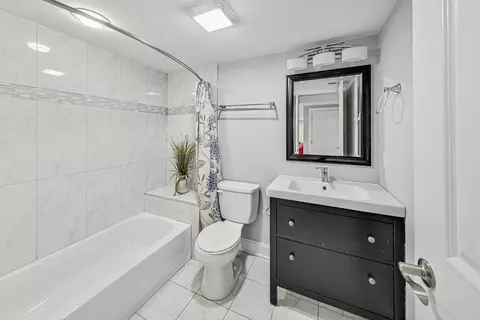 Bath - Undisclosed, Chicago, IL 60656 photo 5 of 6