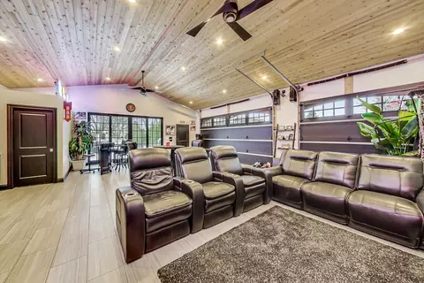 Living - Undisclosed, Chicago, IL 60656 photo 4 of 5
