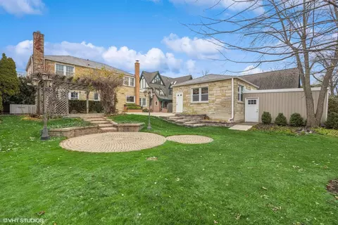 Exterior - 202 E May St, Elmhurst, IL 60126 photo 3 of 4