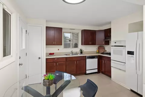 Kitchen - 9271 Cedar Ln, Des Plaines, IL 60016 photo 1 of 2