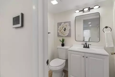Bath - 9271 Cedar Ln, Des Plaines, IL 60016 photo 1 of 1