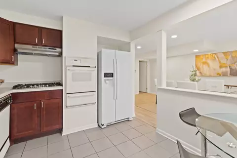 Kitchen - 9271 Cedar Ln, Des Plaines, IL 60016 photo 2 of 2