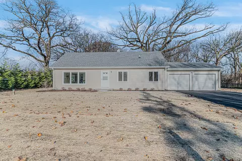 804 18th St, Zion, IL 60099