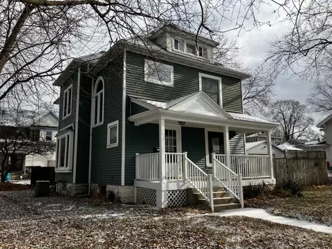 304 S Dixon Ave, Dixon, IL 61021