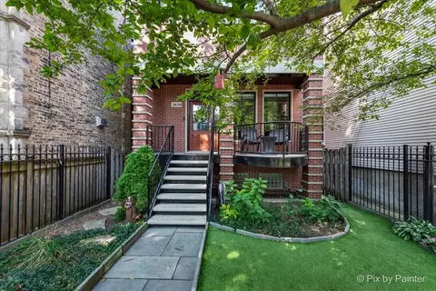3650 N Paulina St, Chicago, IL 60613