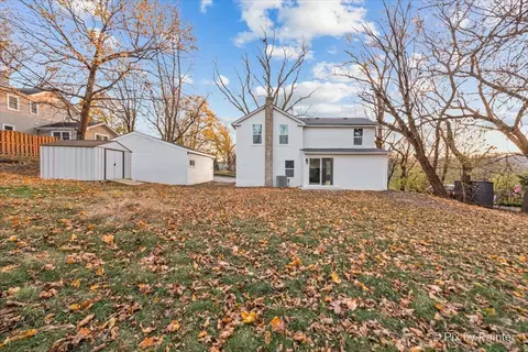 Exterior - 108 Jackson St, Algonquin, IL 60102 photo 3 of 5