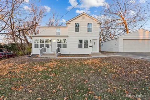 108 Jackson St, Algonquin, IL 60102