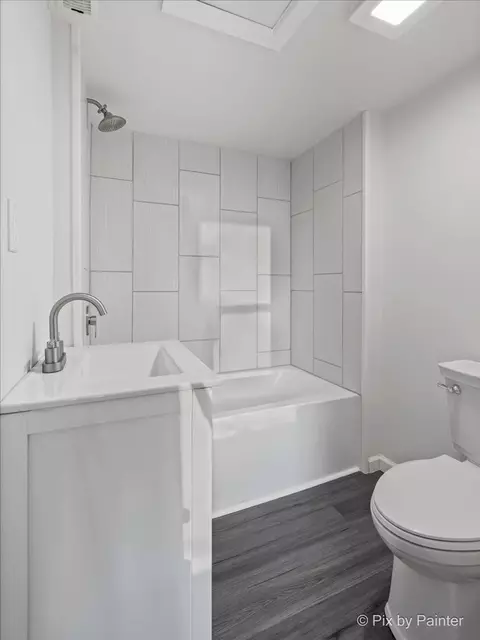 Bath - 108 Jackson St, Algonquin, IL 60102 photo 1 of 2