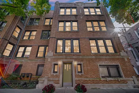 1311 W Farwell Ave #1, Chicago, IL 60626