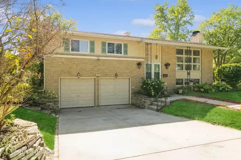 951 E Baldwin Rd, Palatine, IL 60074 photo 2