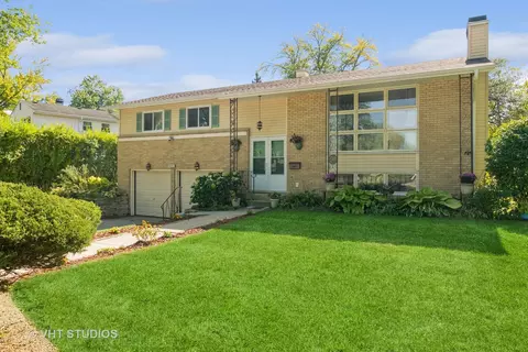 951 E Baldwin Rd, Palatine, IL 60074