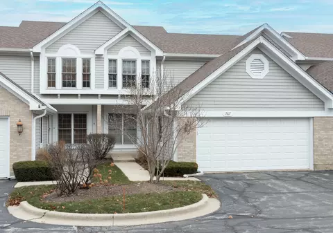 767 Regency Park Dr, Crystal Lake, IL 60014