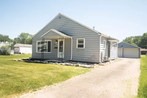 1712 18th Ave, Sterling, IL 61081