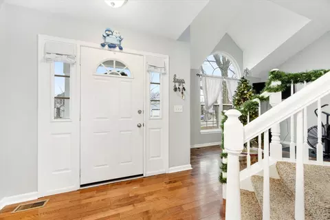 Entry Way - 2202 Candlewood Dr, Plainfield, IL 60586 photo 1 of 4