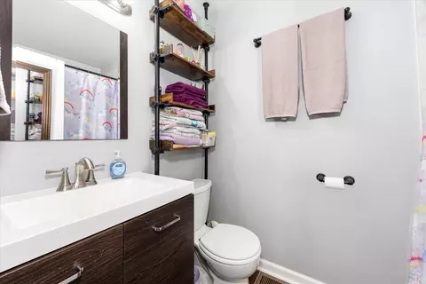 Bath - 2202 Candlewood Dr, Plainfield, IL 60586 photo 3 of 3