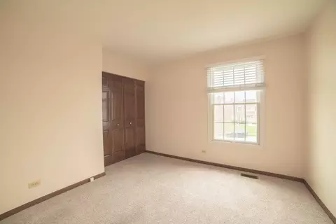 Bedroom - 626 Chatham Cir, Algonquin, IL 60102 photo 3 of 4