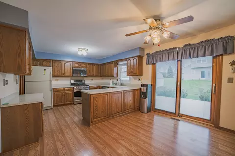 Kitchen - 626 Chatham Cir, Algonquin, IL 60102 photo 1 of 1