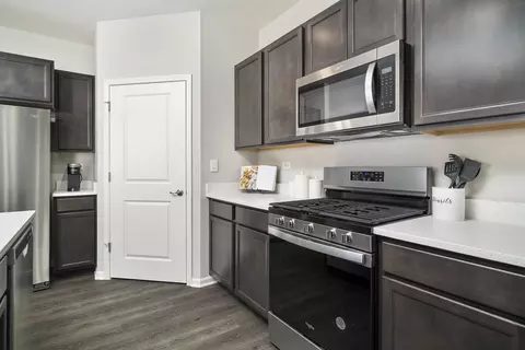Kitchen - 2920 Harnish Dr, Algonquin, IL 60102 photo 6 of 6