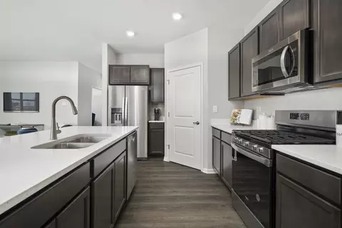 Kitchen - 2920 Harnish Dr, Algonquin, IL 60102 photo 4 of 6