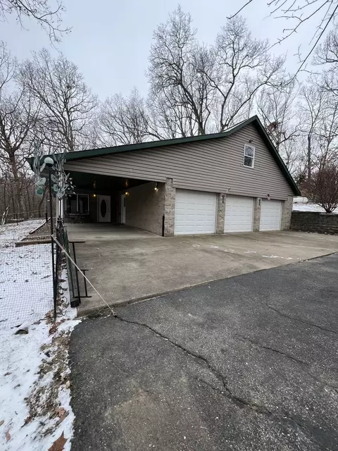 411 Illini Dr, Sparland, IL 61565