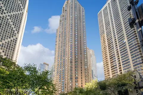 401 E Ontario St #3208, Chicago, IL 60611