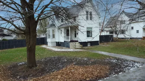 530 E Center St, Paxton, IL 60957