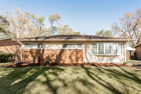 3058 Nottingham Dr, Markham, IL 60428 photo 1