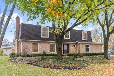 612 Concord Pl, Barrington, IL 60010