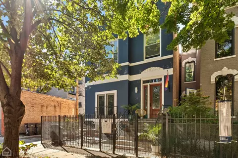 24 S Leavitt St #1, Chicago, IL 60612