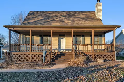 380 E 2nd St, Coal City, IL 60416