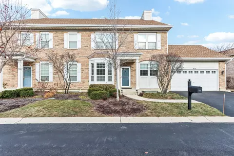 615 Belmont Ln, Carol Stream, IL 60188