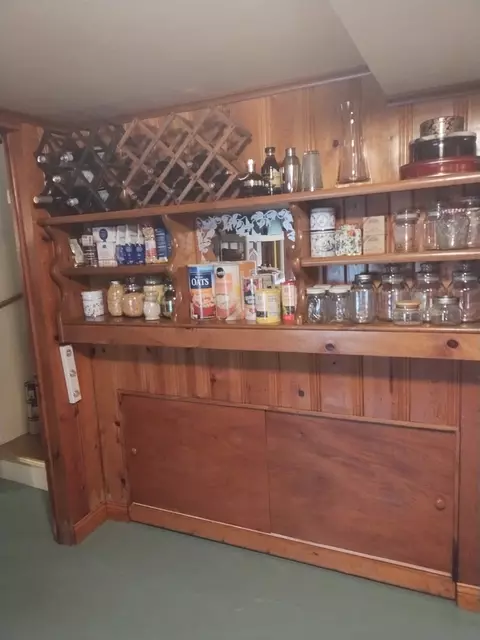 Kitchen - 14810 Keystone Ave, Midlothian, IL 60445 photo 2 of 2