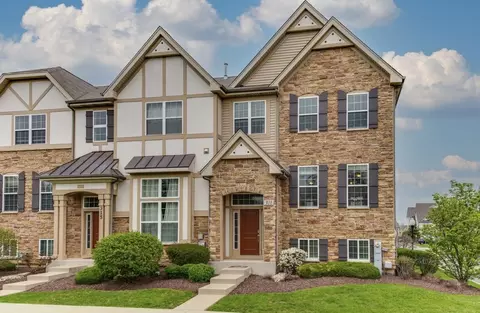 311 Saunders Cir, Carol Stream, IL 60188