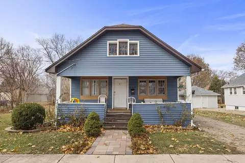 547 S Bangs St, Aurora, IL 60505
