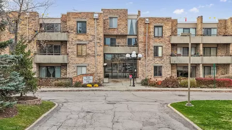 1926 Prairie Sq #103, Schaumburg, IL 60173