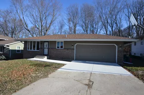 2918 Bavarian Ln, Rockford, IL 61109