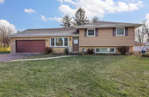 37 W 55th Pl, Westmont, IL 60559