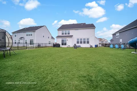 Exterior - 3617 Edelweiss Rd, Elgin, IL 60124 photo 10 of 12