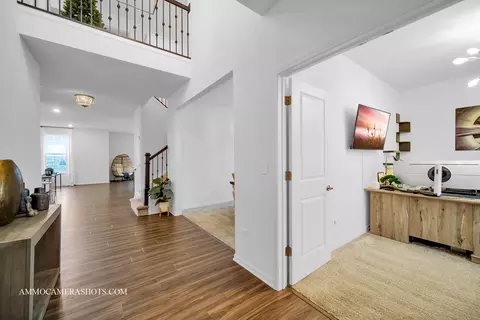 Entry Way - 3617 Edelweiss Rd, Elgin, IL 60124 photo 1 of 5