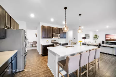 Kitchen - 3617 Edelweiss Rd, Elgin, IL 60124 photo 4 of 5