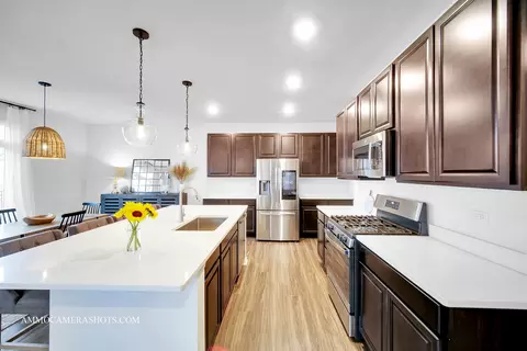 Kitchen - 3617 Edelweiss Rd, Elgin, IL 60124 photo 3 of 5