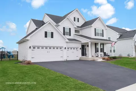 Exterior - 3617 Edelweiss Rd, Elgin, IL 60124 photo 2 of 12