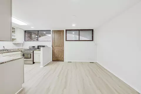 812 S May St #A, Chicago, IL 60607 photo 7